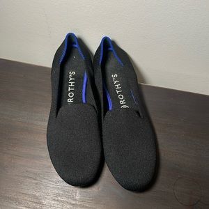 Like new solid Black Rothy’s Loafers size 9 amazing condition!